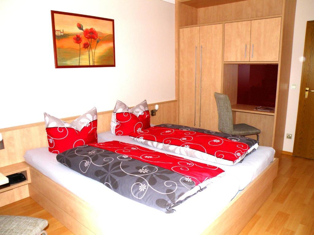 Hotel Zum Schwarzen Baeren Vohenstrauss Pokoj fotografie