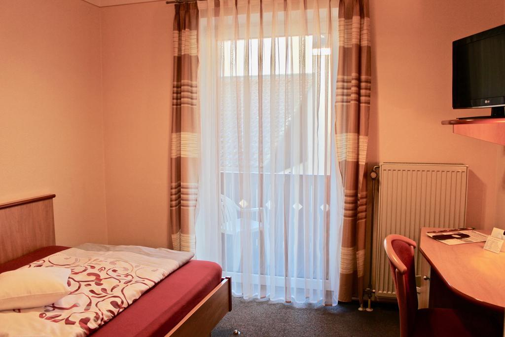 Hotel Zum Schwarzen Baeren Vohenstrauss Exteriér fotografie