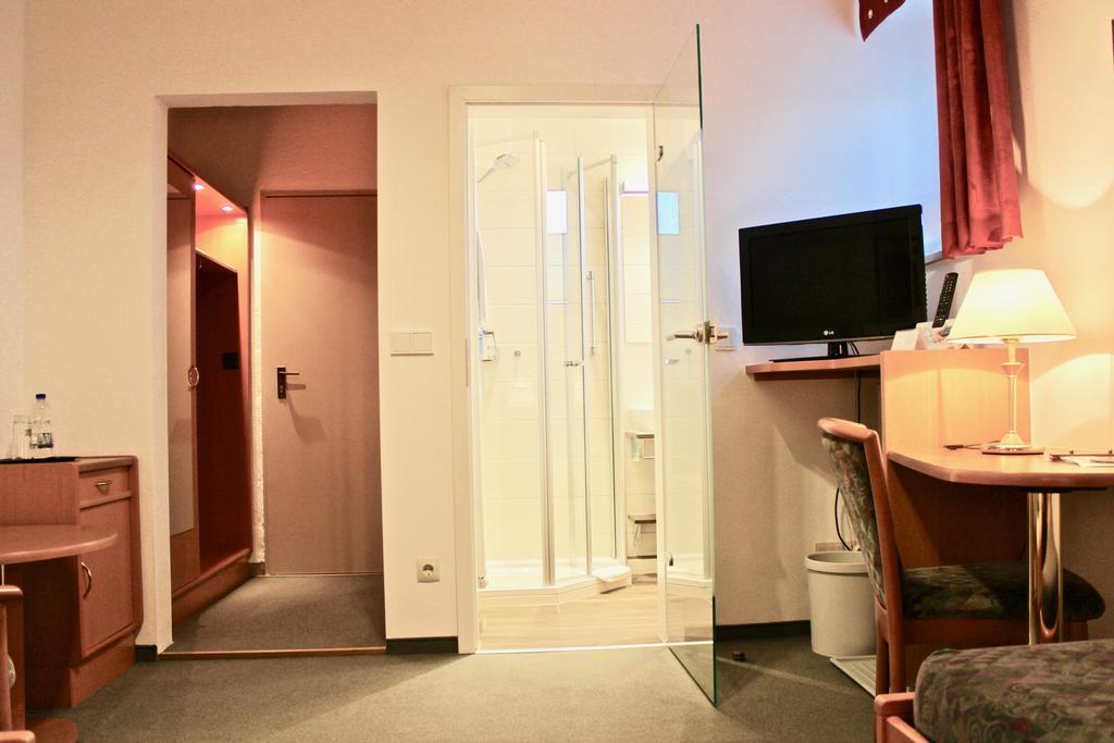 Hotel Zum Schwarzen Baeren Vohenstrauss Exteriér fotografie