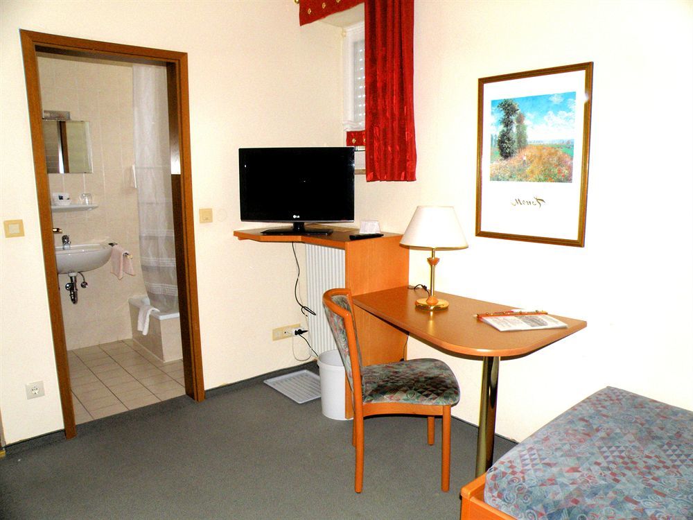 Hotel Zum Schwarzen Baeren Vohenstrauss Exteriér fotografie