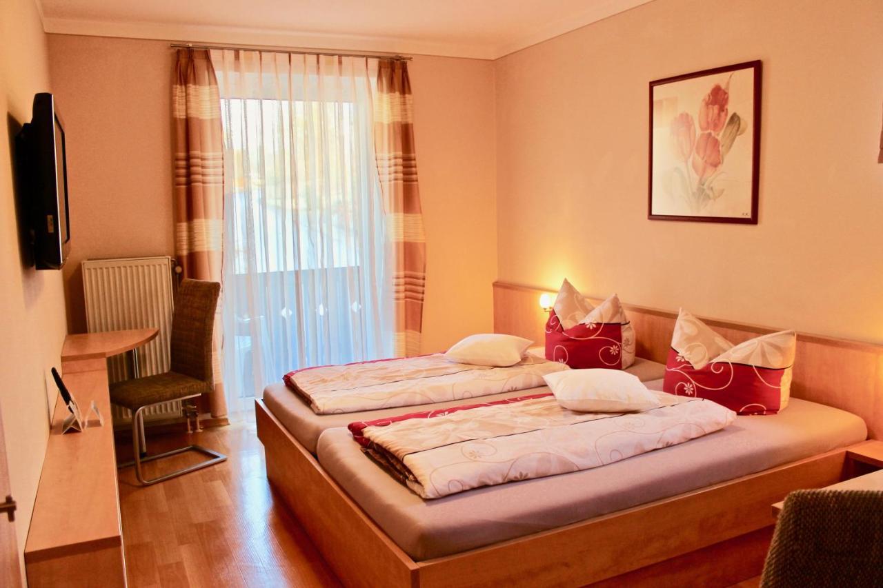 Hotel Zum Schwarzen Baeren Vohenstrauss Exteriér fotografie